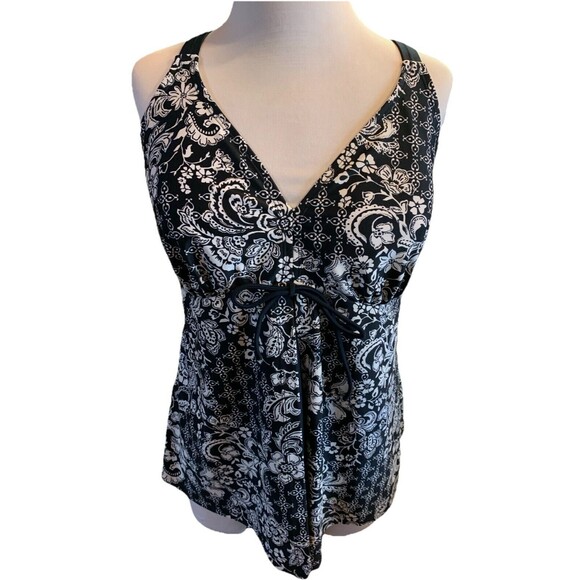 Sweet Escape Tankini Top Size 16W Swimwear Modest Overlay Black Built in Bra EUC - Picture 1 of 14